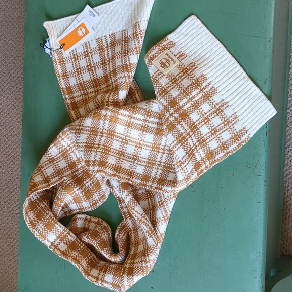 NWT Timberland cream and tan plaid scarf - Picture 2 of 8